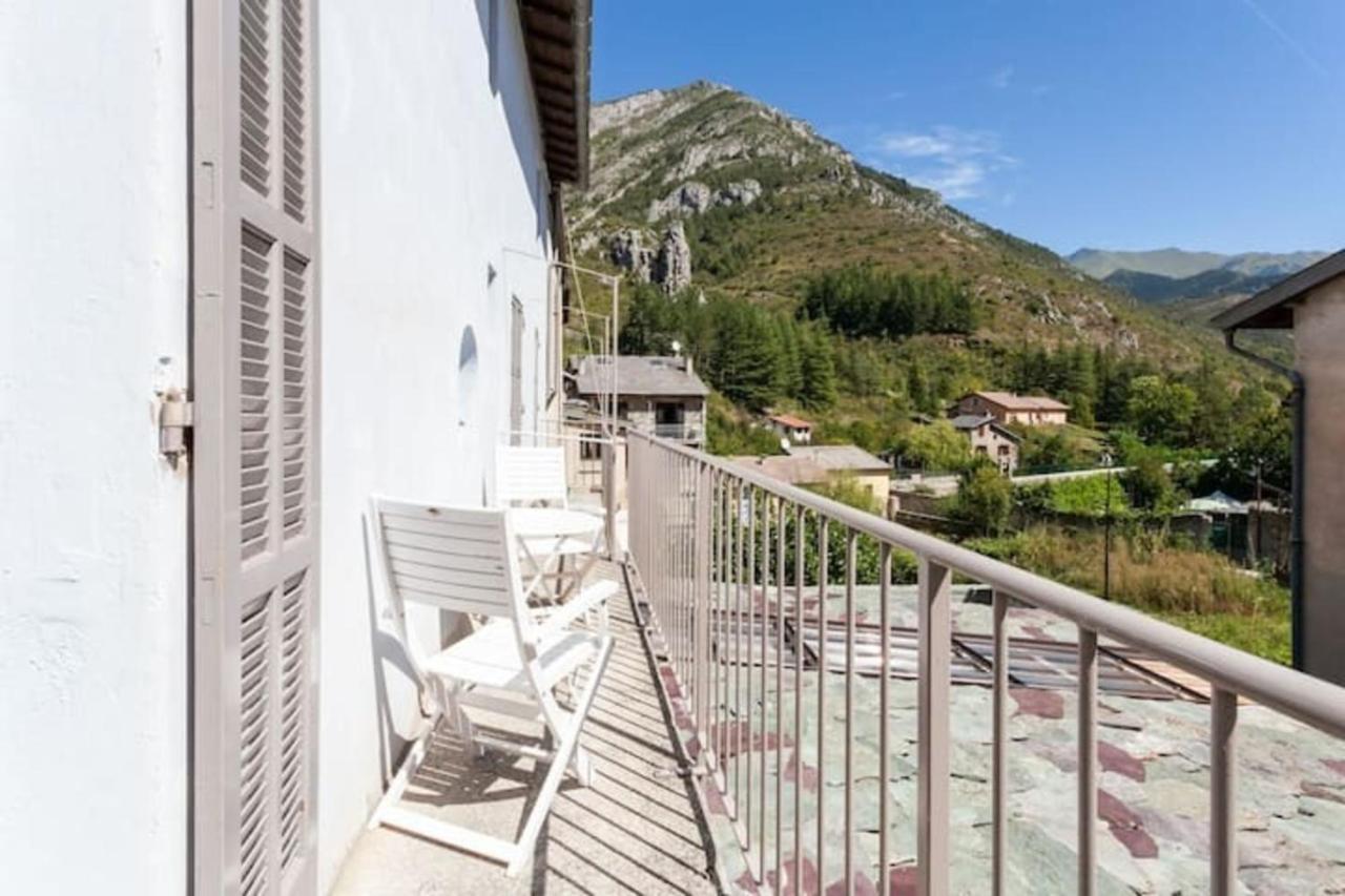 Sunny 1-Bed Apartment In Lovely Mountain Village La Brigue Exteriér fotografie