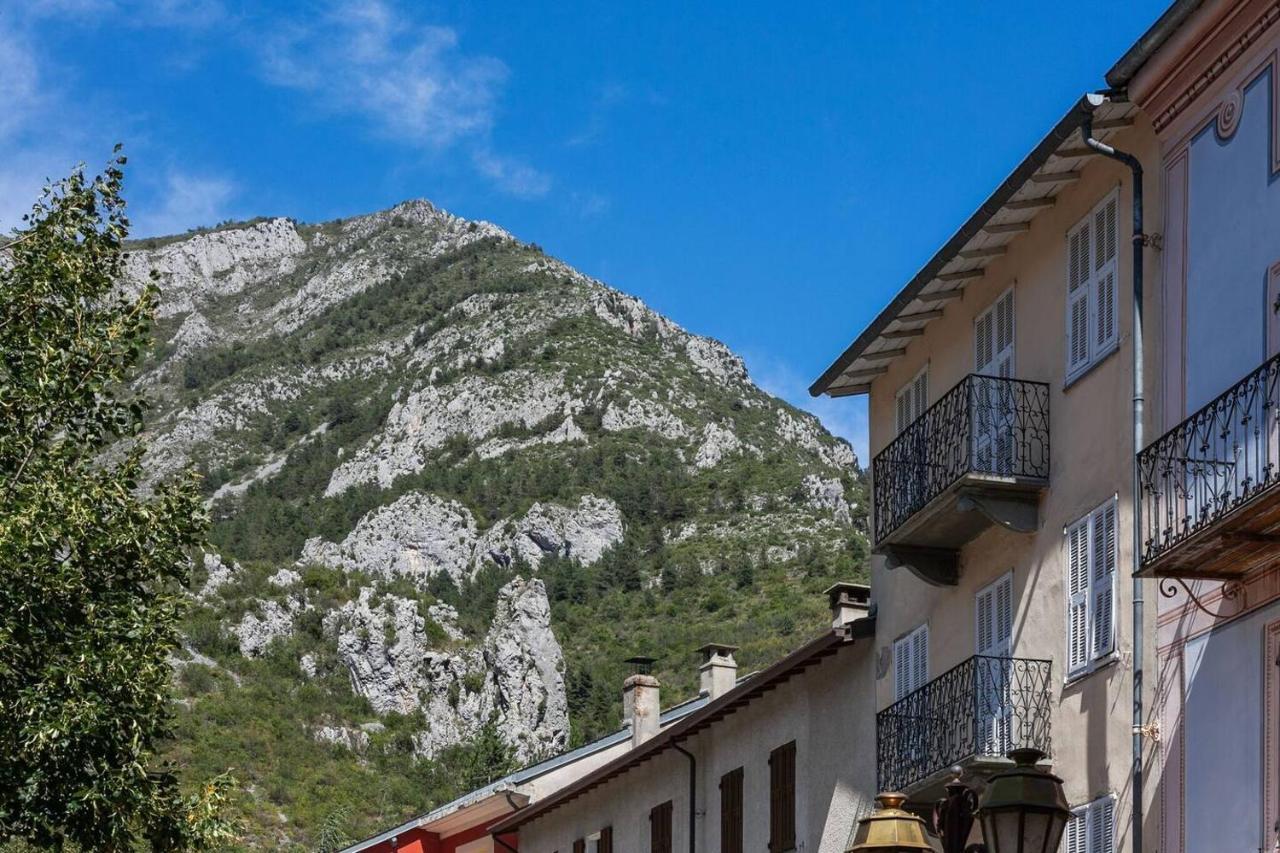 Sunny 1-Bed Apartment In Lovely Mountain Village La Brigue Exteriér fotografie